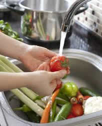 Lave muy bien las frutas y verduras -SaludHEALTH info